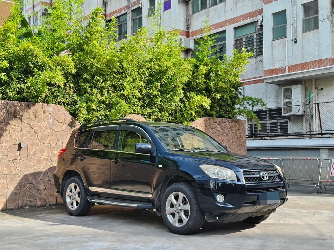  Toyota RAV4 - exterior