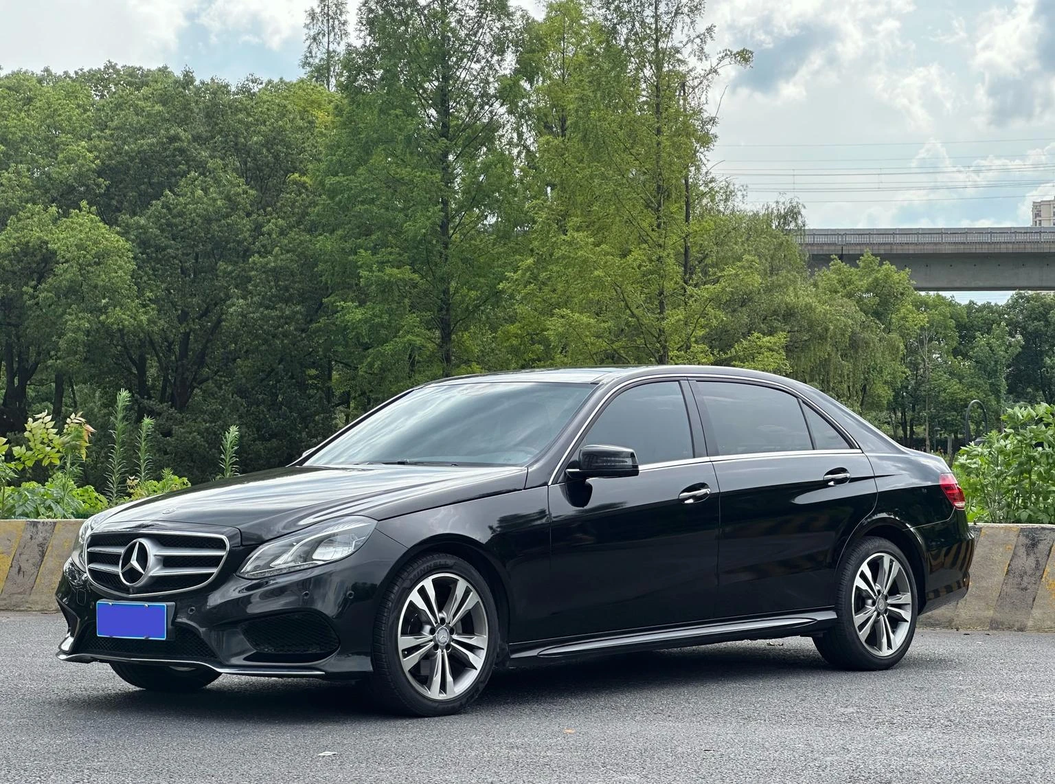 Mercedes-Benz E260 L Sport Edition