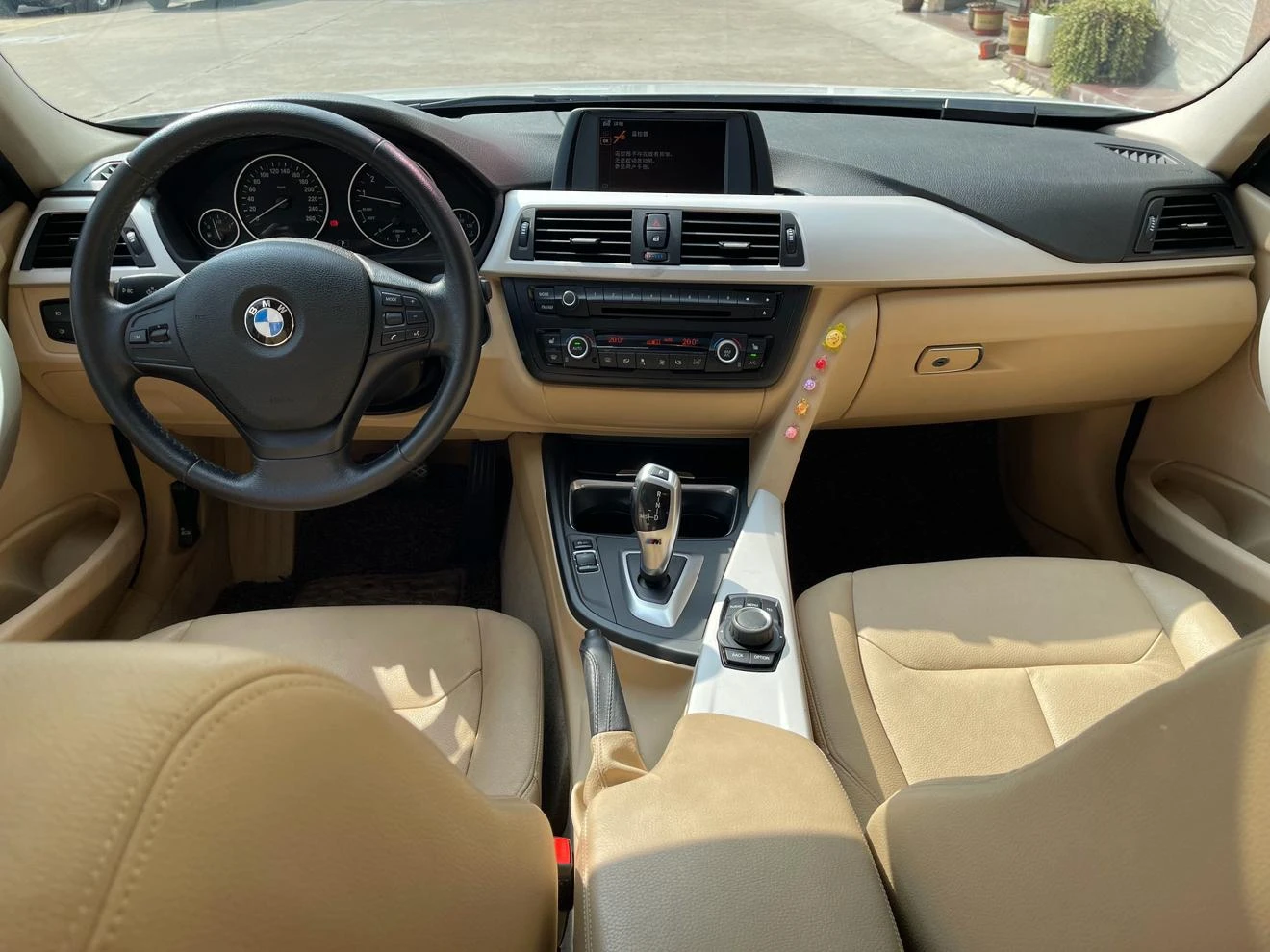 BMW 320i  - interior