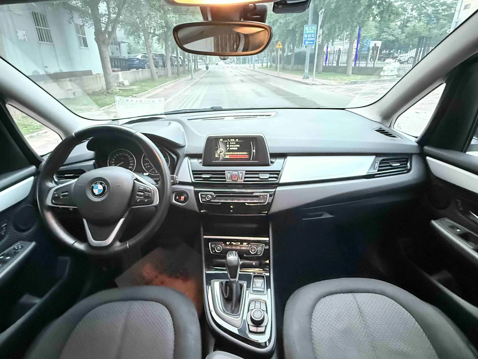 BMW 218i Leading  - interior
