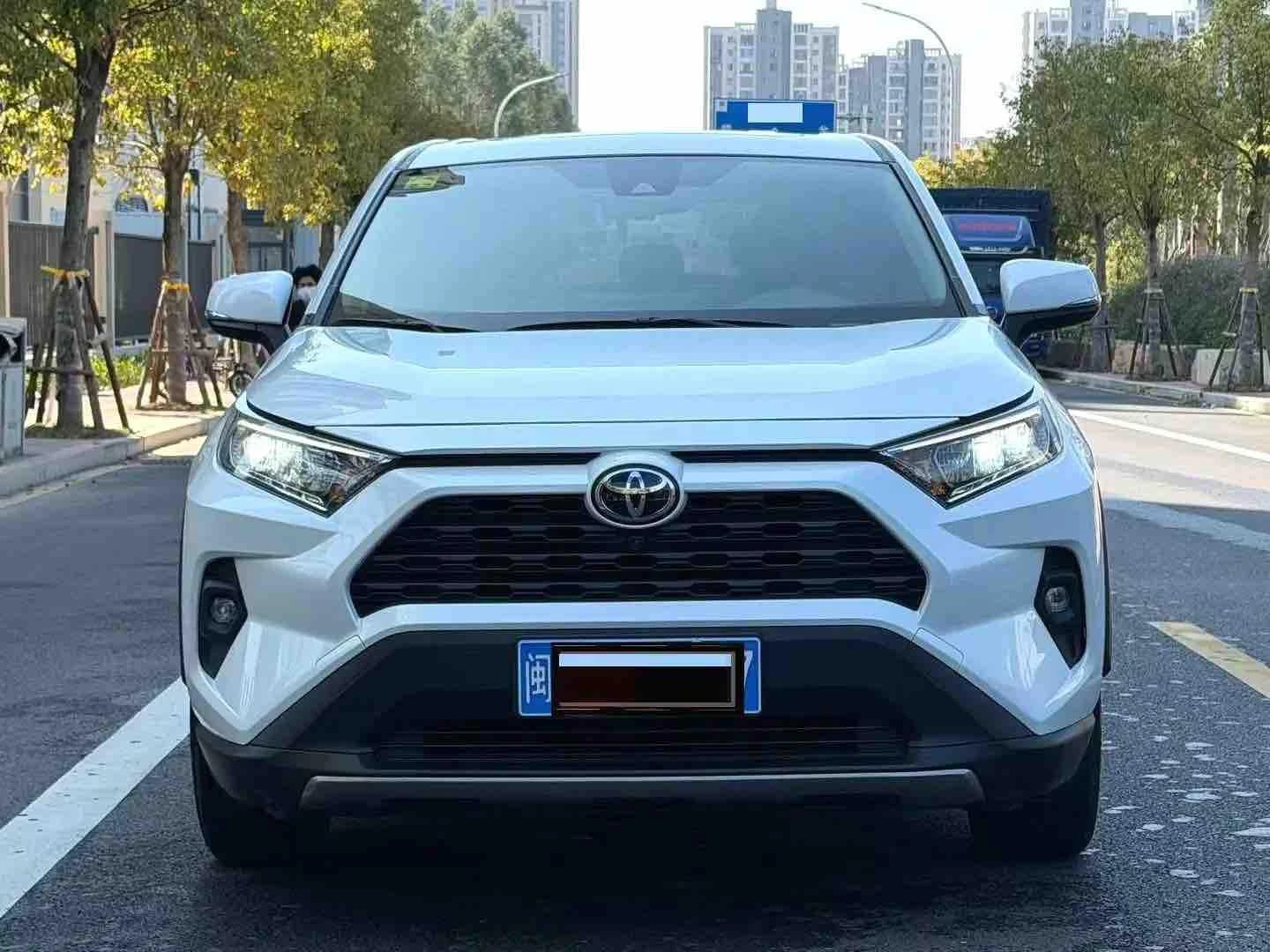 Toyota RAV4 2.0L CVT 2WD Style Edition - exterior