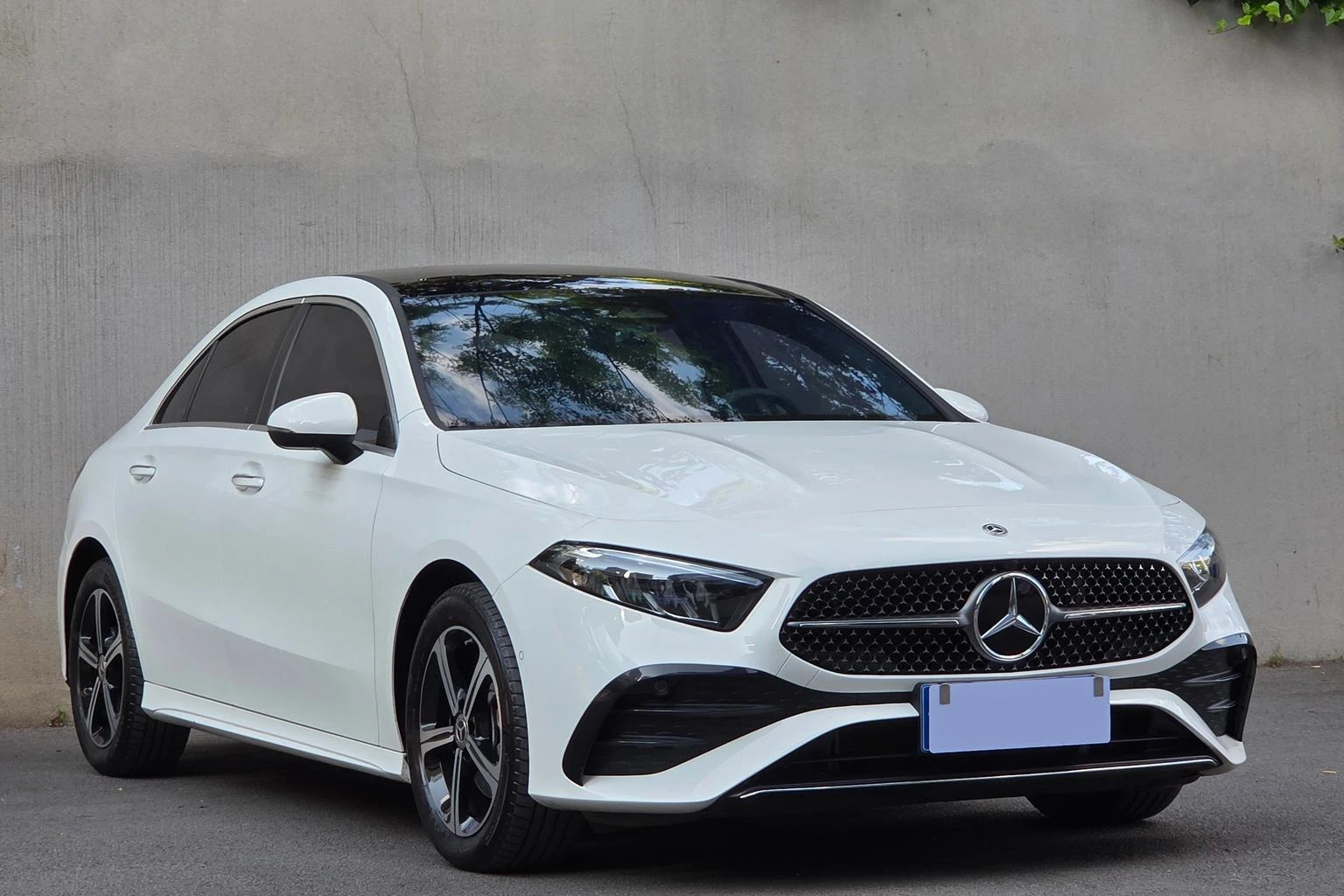 Mercedes-Benz A-Class A200L Fashion Edition