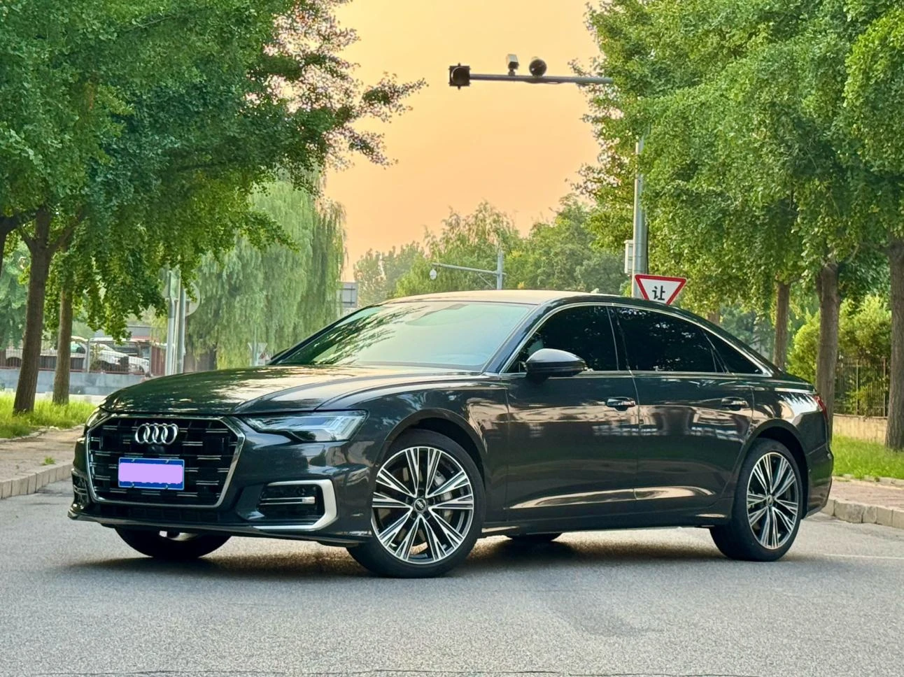 Audi A6L  55 TFSI quattro 