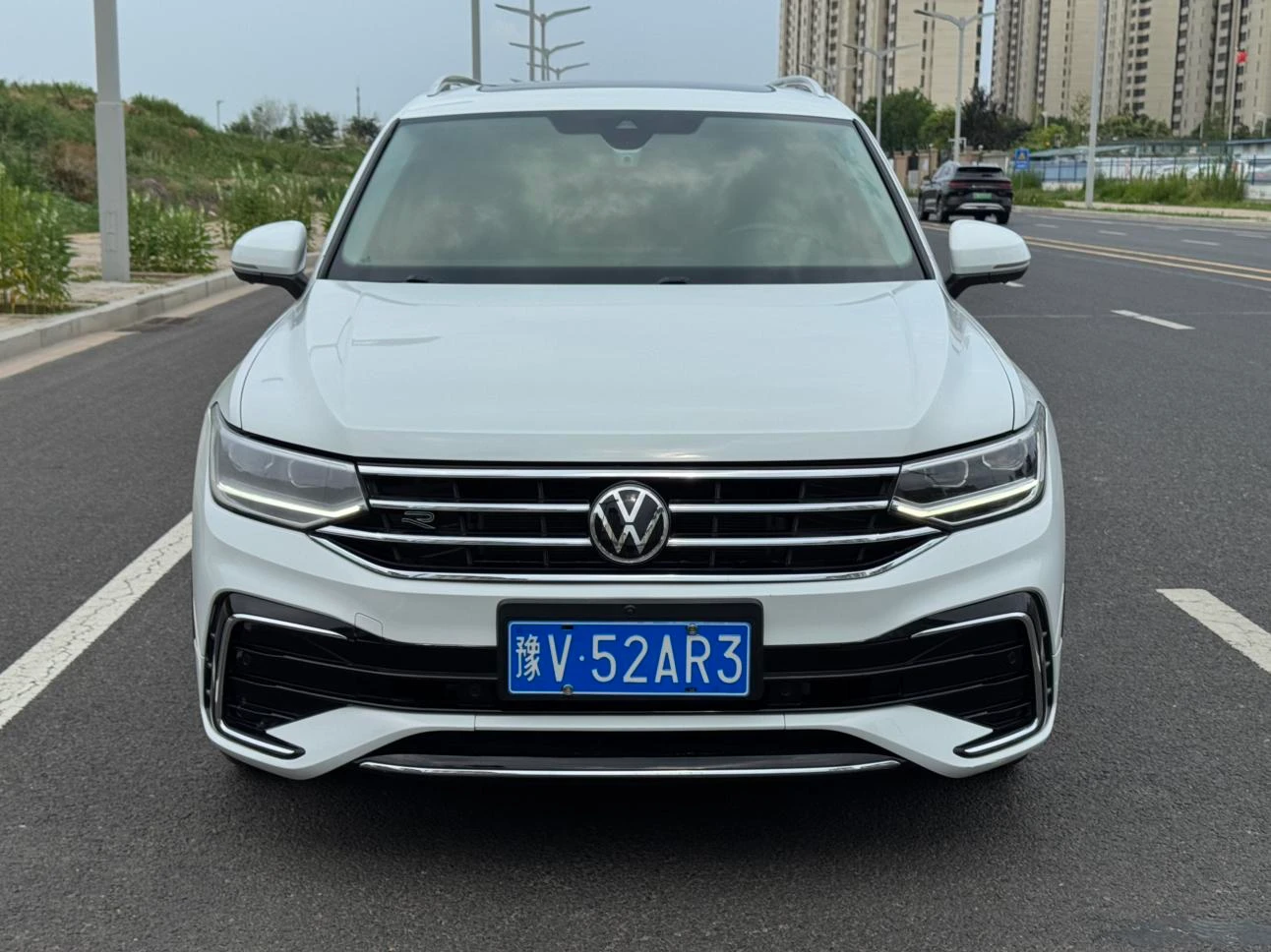 Volkswagen Tiguan L 330TSI 2WD R-Line  - exterior