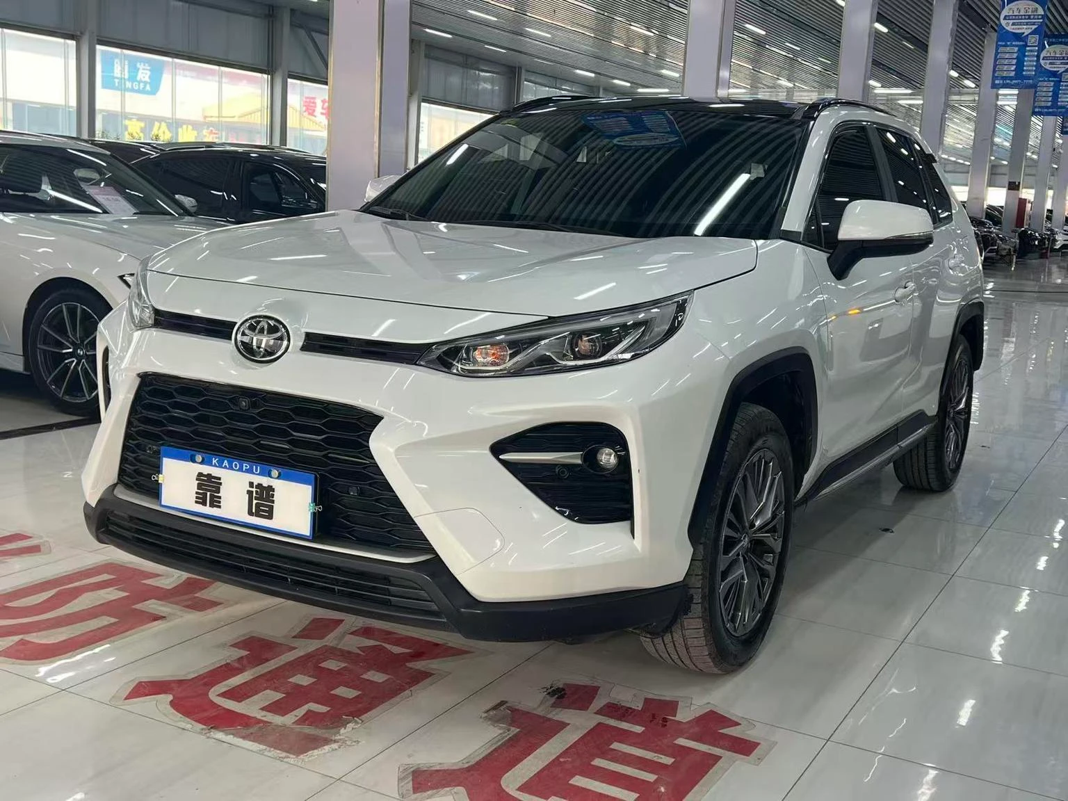 Toyota Wildlander 2.0L 2WD Luxury Plus