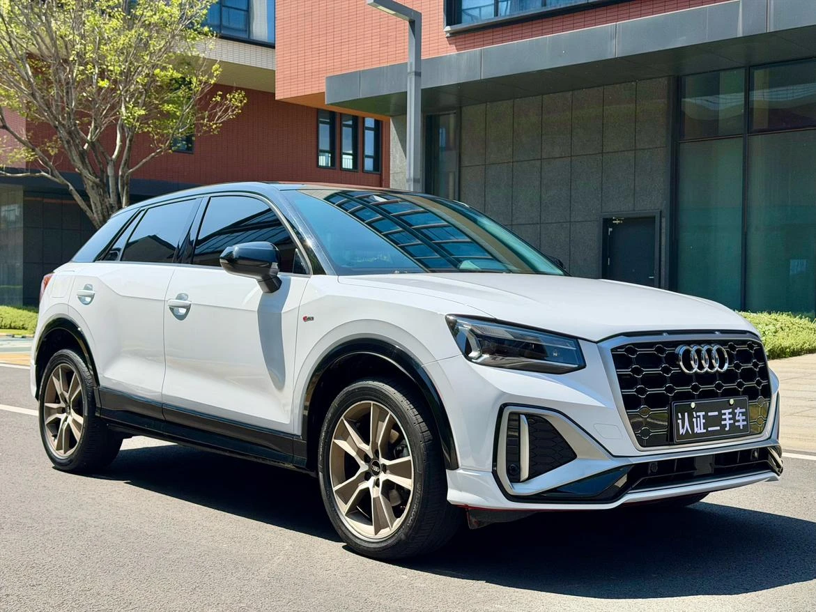 Audi Q2L 35 TFSI Fashion Elegant - exterior