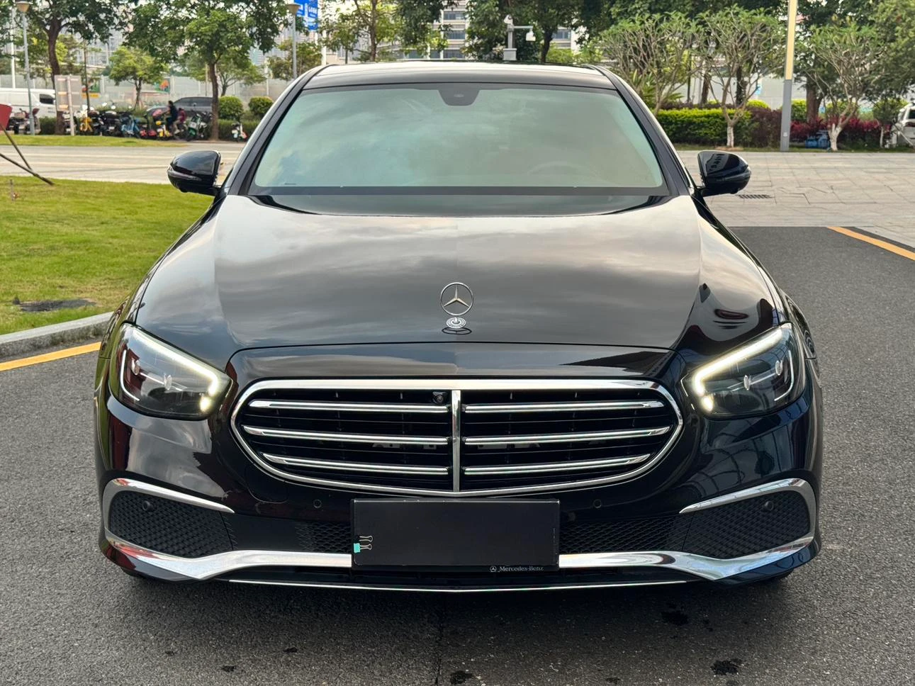 Mercedes-Benz E-Class E300 L - exterior