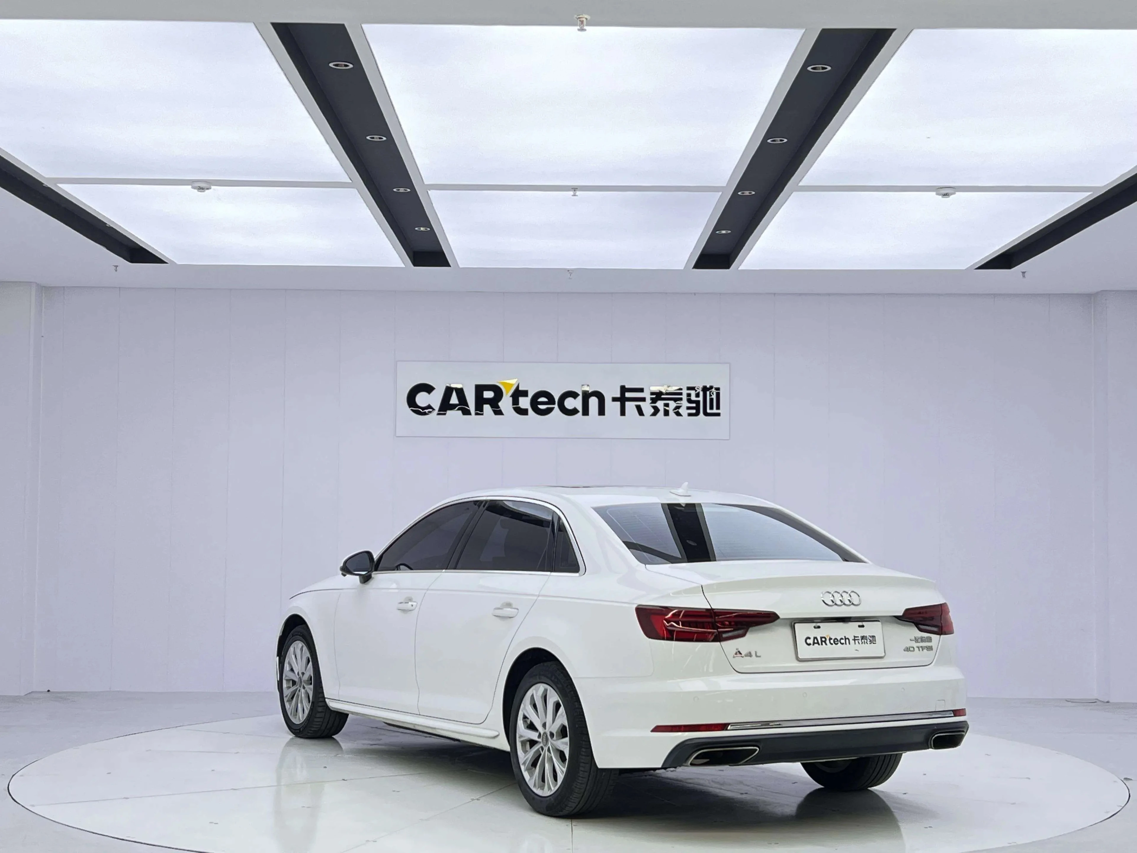 Audi A4L 40TFSI Premium - exterior