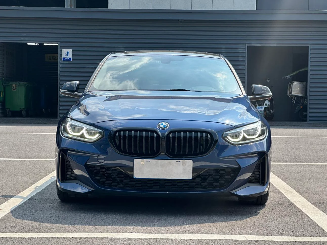 BMW 1 Series 125i M Sport Shadow Edition - exterior