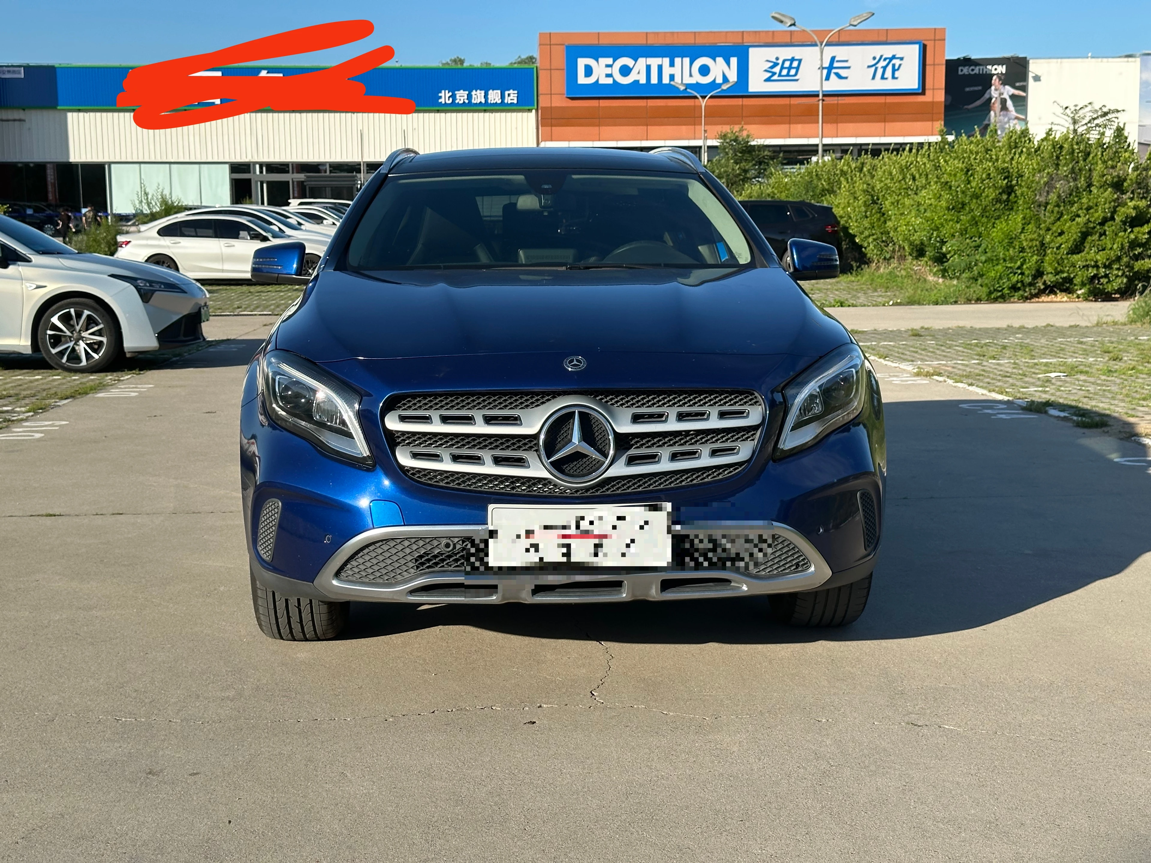 Mercedes-Benz GLA200  - exterior