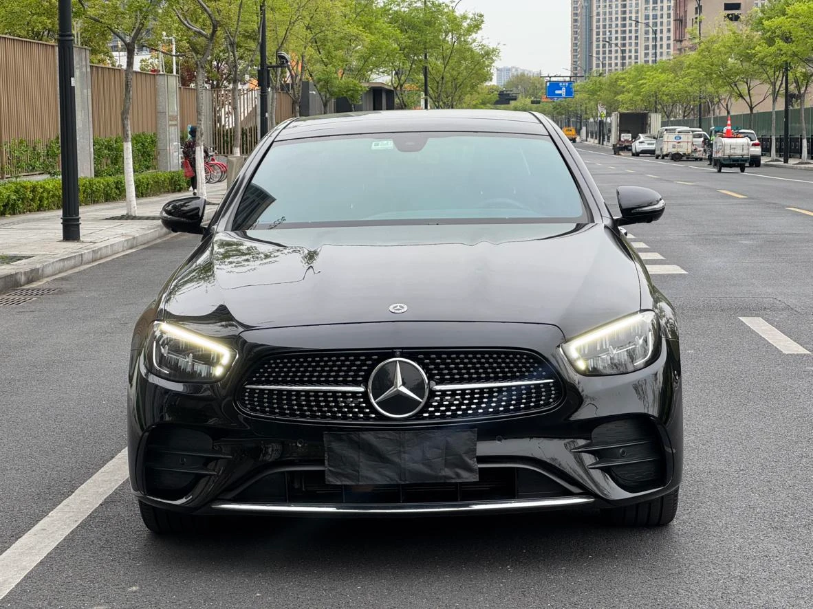 Mercedes-Benz E-Class E300 L Facelift Sport Edition - exterior