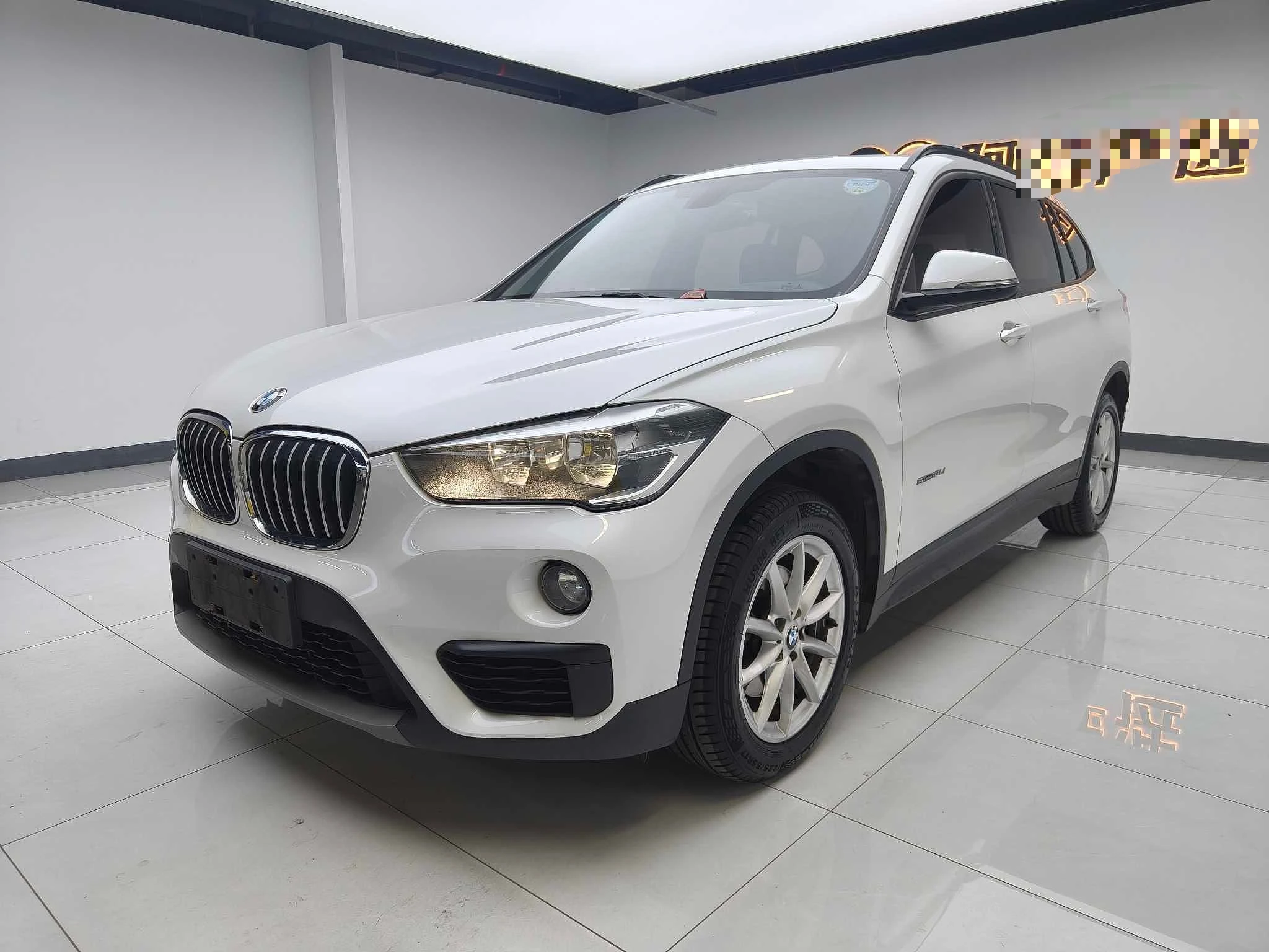 BMW X1 sDrive18i - exterior