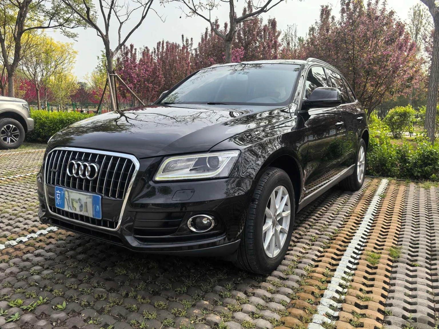 Audi Q5 40 TFSI Progressive - exterior