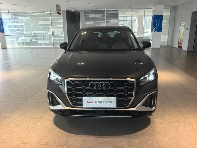 Audi Q2L 35TFSI Progressive Dynamic - exterior