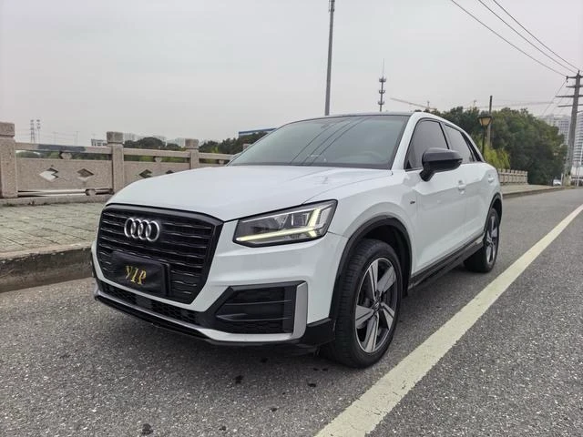 Audi Q2L 35TFSI Fashion Dynamic