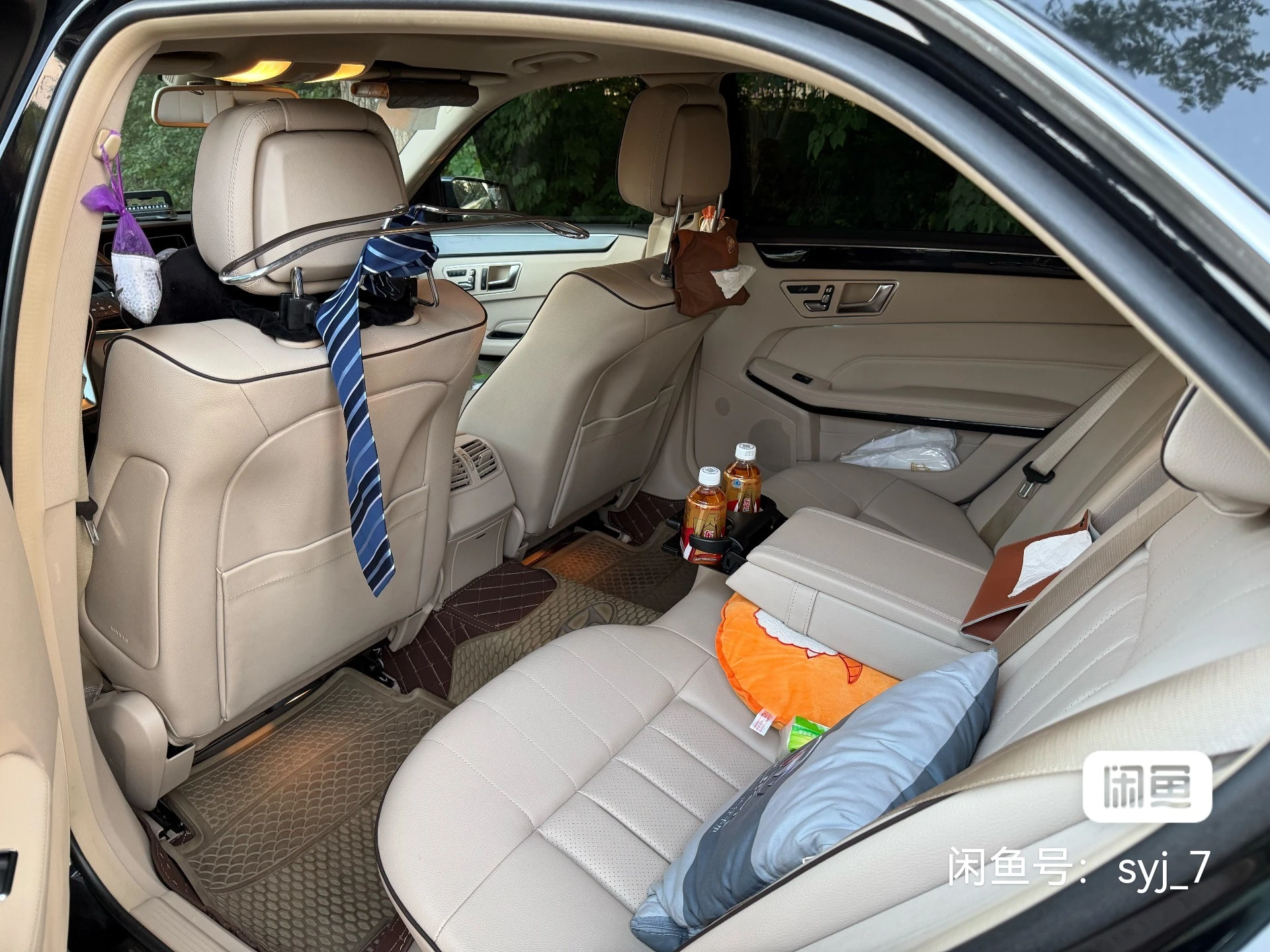 Mercedes-Benz E260L Sport - interior