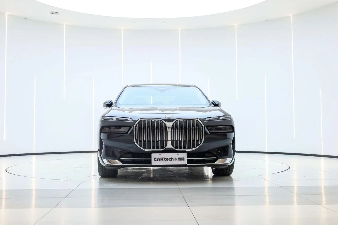 BMW 7 Series 735Li Luxury Package - exterior