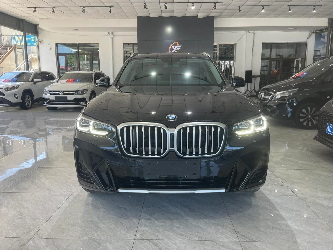 BMW X3 xDrive25i M Sport Package - exterior