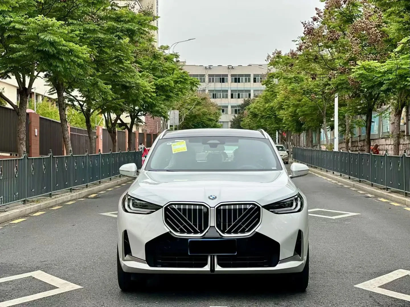 BMW X3 30L Leading - exterior