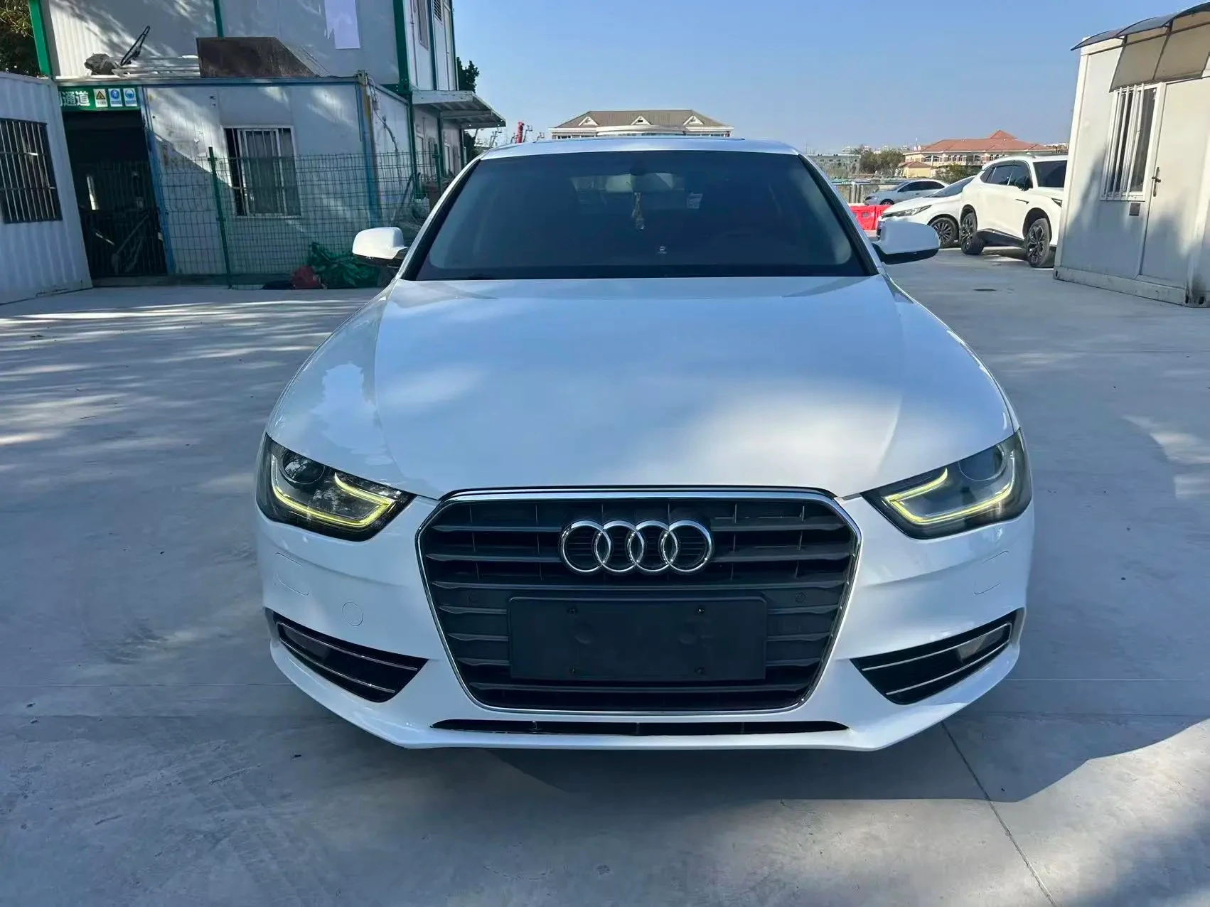 Audi A4L 35 TFSI Comfort - exterior