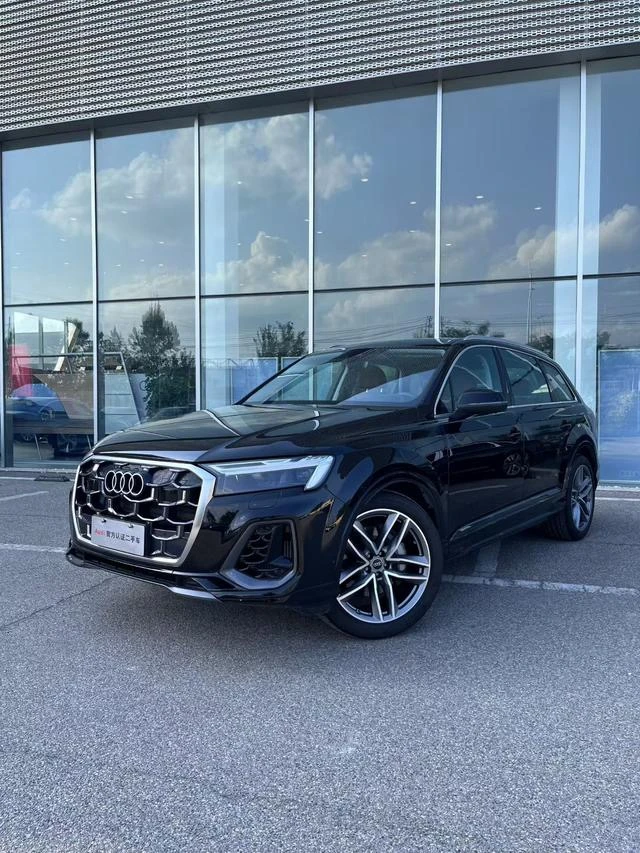Audi Q7 55 TFSI Sport Trim