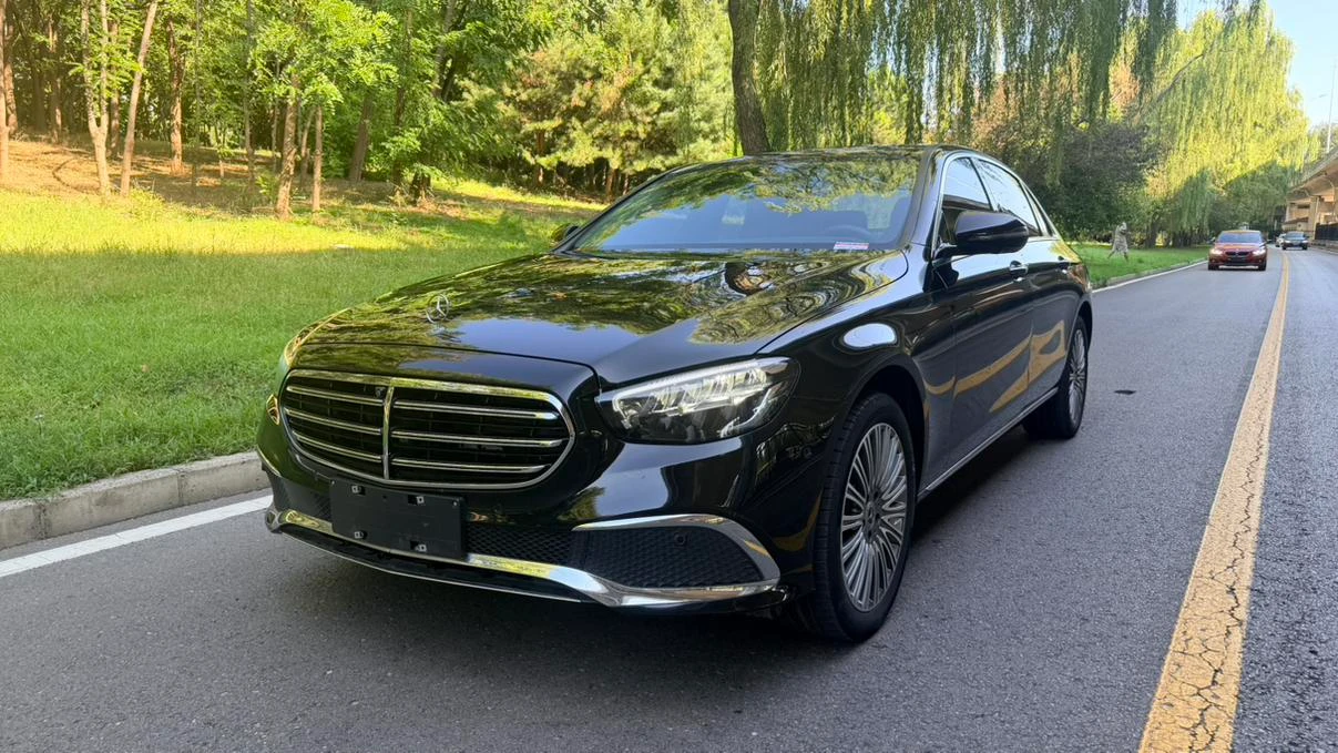 Mercedes-Benz E-Class E300L 