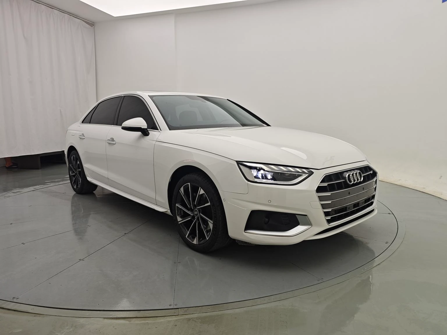 Audi A4L 40 TFSI Luxury Elegant Model