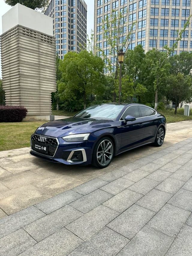 Audi A5 40 TFSI Selection Dynamic Trim