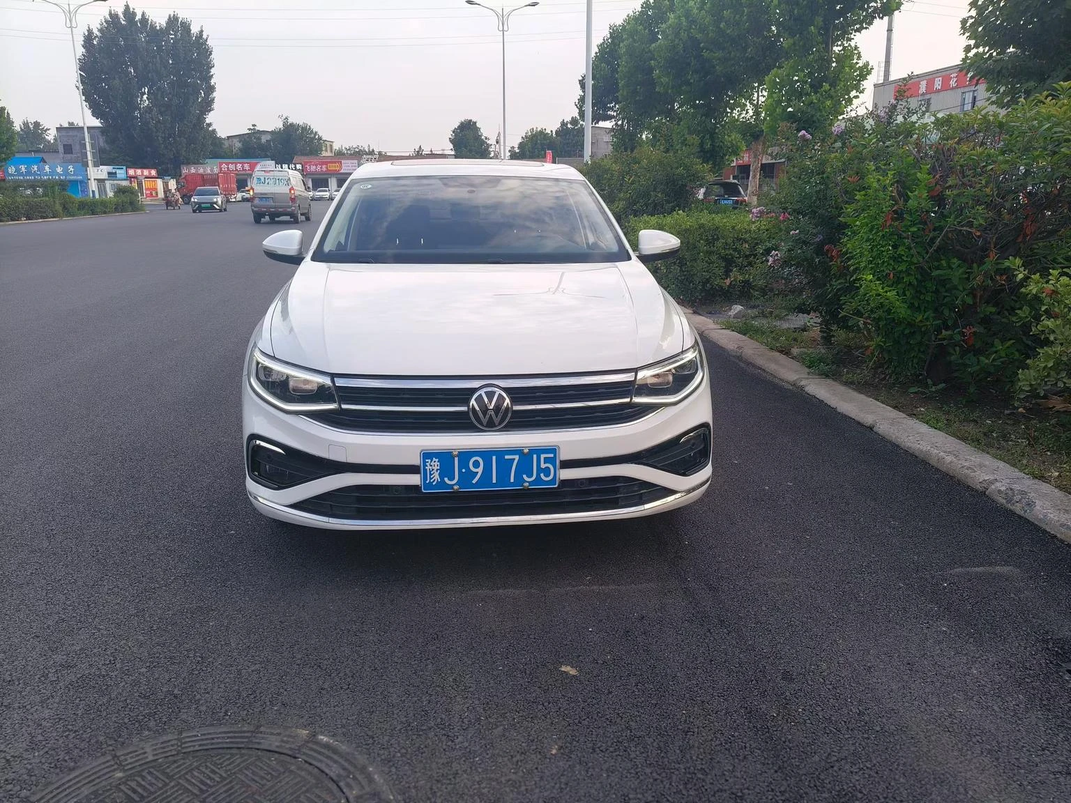 Volkswagen Bora 200TSI DSG Joy Edition - exterior