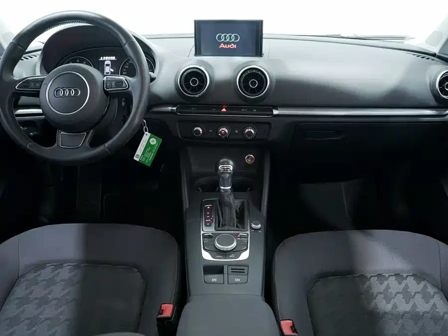 Audi A3 35 TFSI  - interior