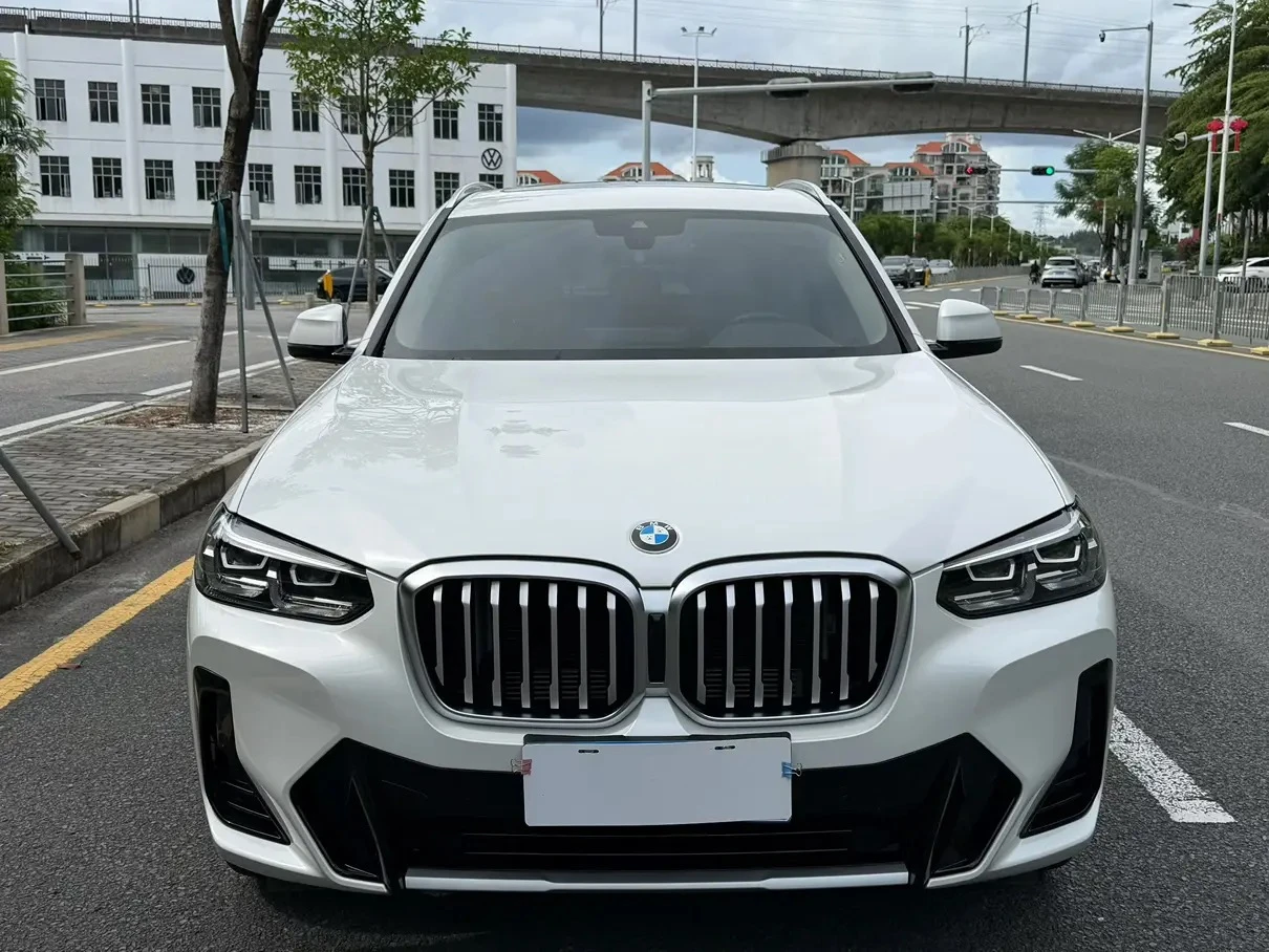 BMW X3 25i M Sport - exterior