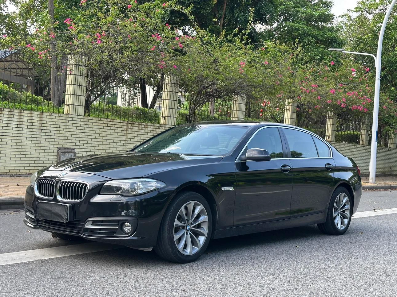 BMW 525Li 