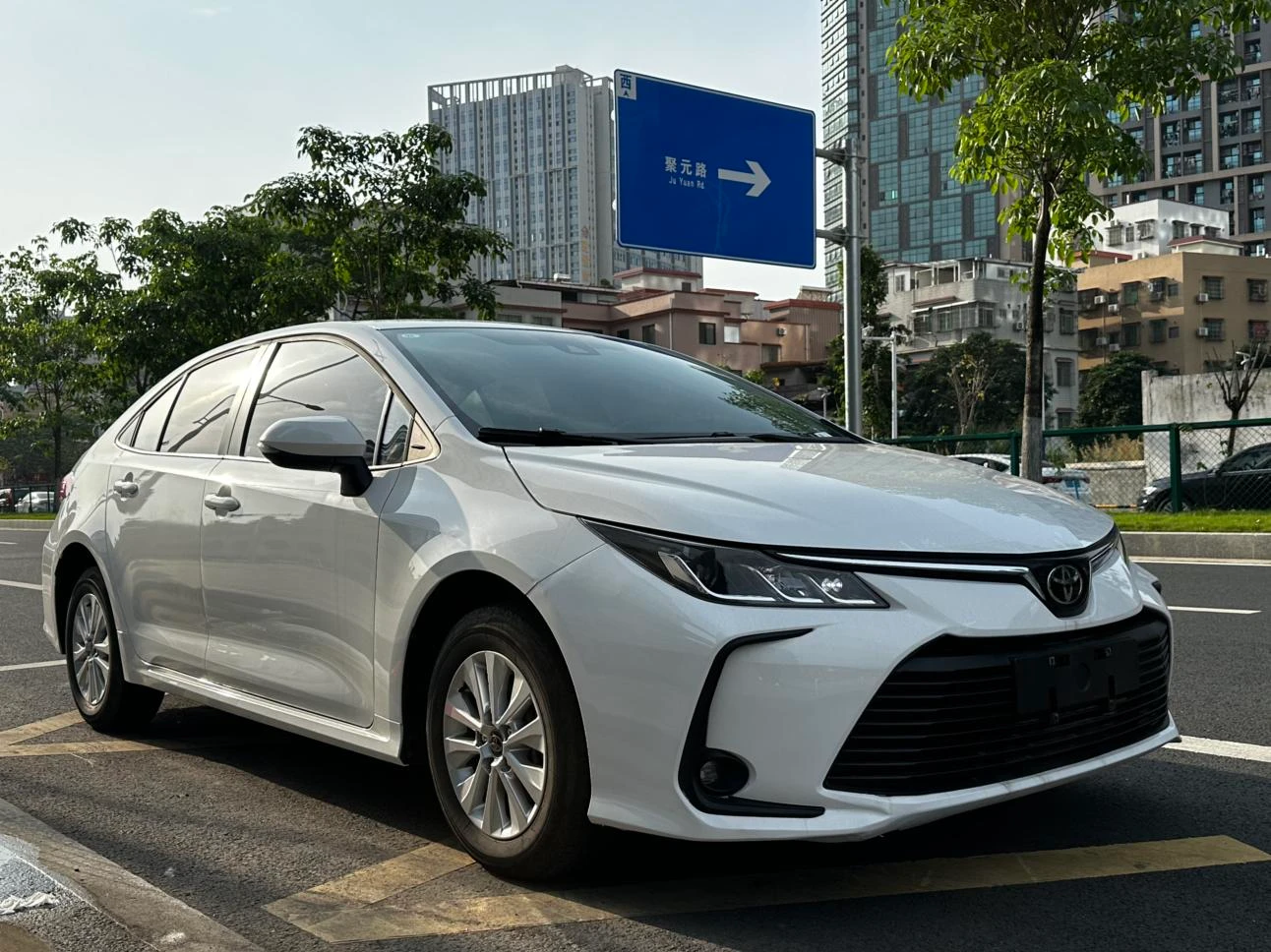 Toyota Corolla 1.2T S-CVT Pioneer Edition - exterior
