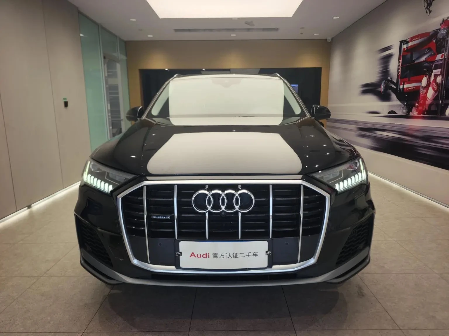 Audi Q7 55 TFSI Sport Trim - exterior