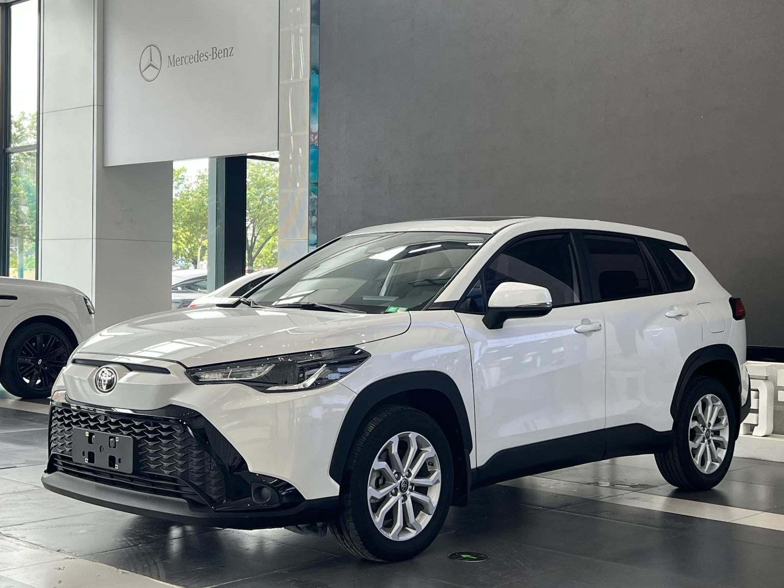 Toyota Frontlander 2.0L CVT Leading Edition