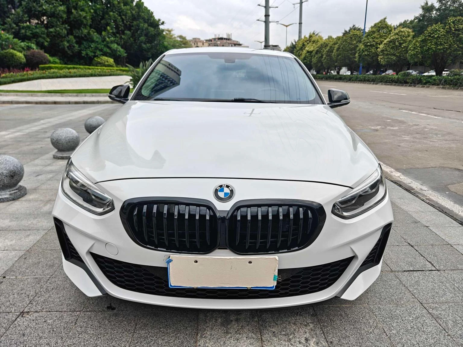 BMW 1 Series 125i M Sport Shadow Edition - exterior