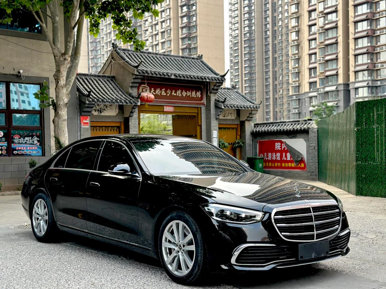 Mercedes-Benz S-Class  400 L Business - exterior