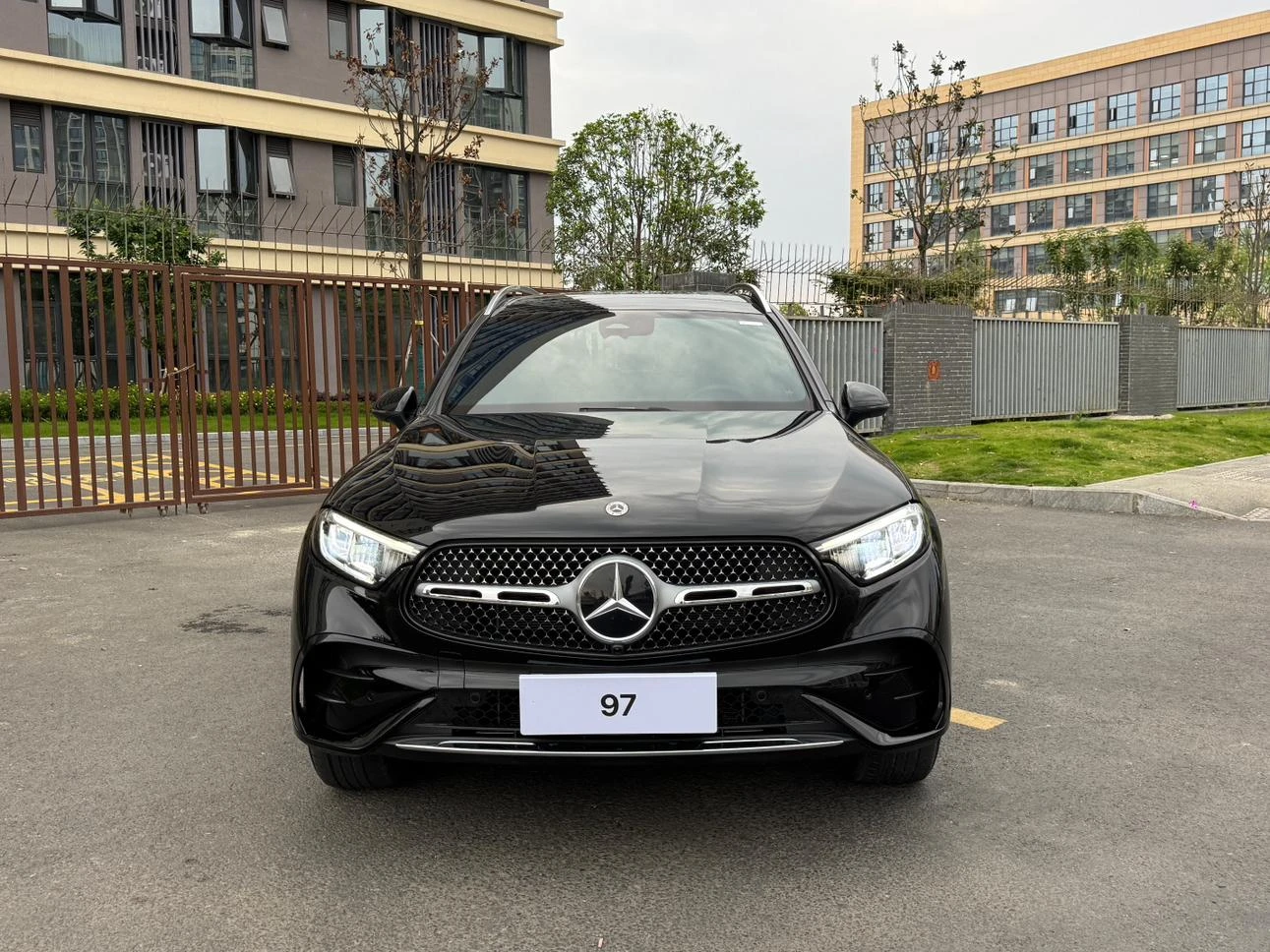 Mercedes-Benz GLC-Class GLC260 L Facelift 4MATIC Luxury Edition