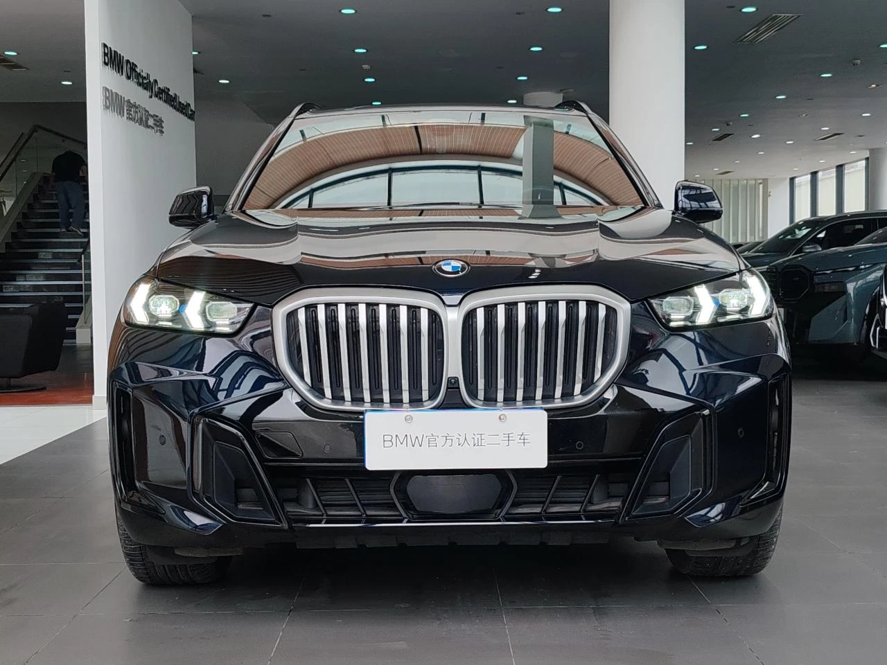 BMW X5 xDrive40Li M Sport Package - exterior
