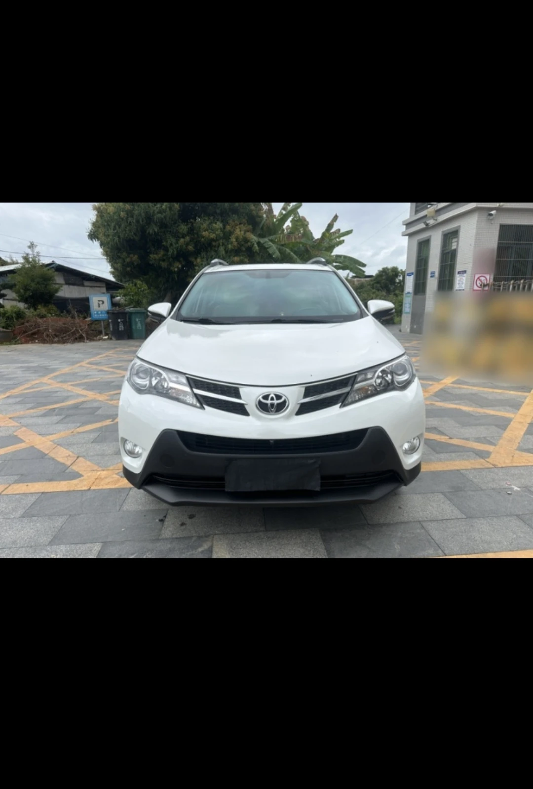 Toyota RAV4 2.0L CVT FWD (Style Trim) - exterior