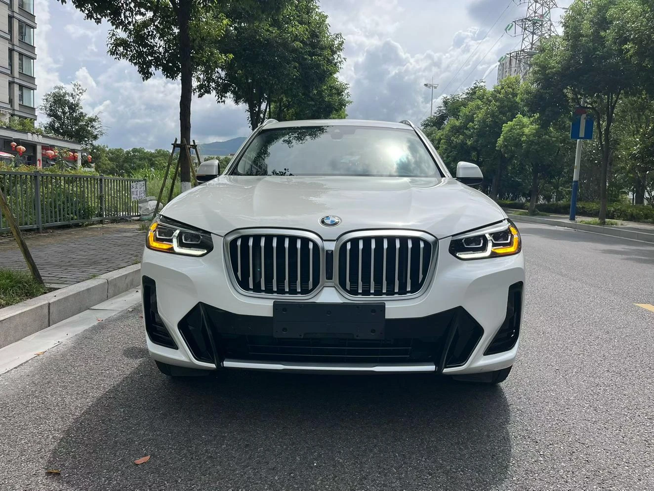 BMW X3 xDrive25i M Sport Package - exterior