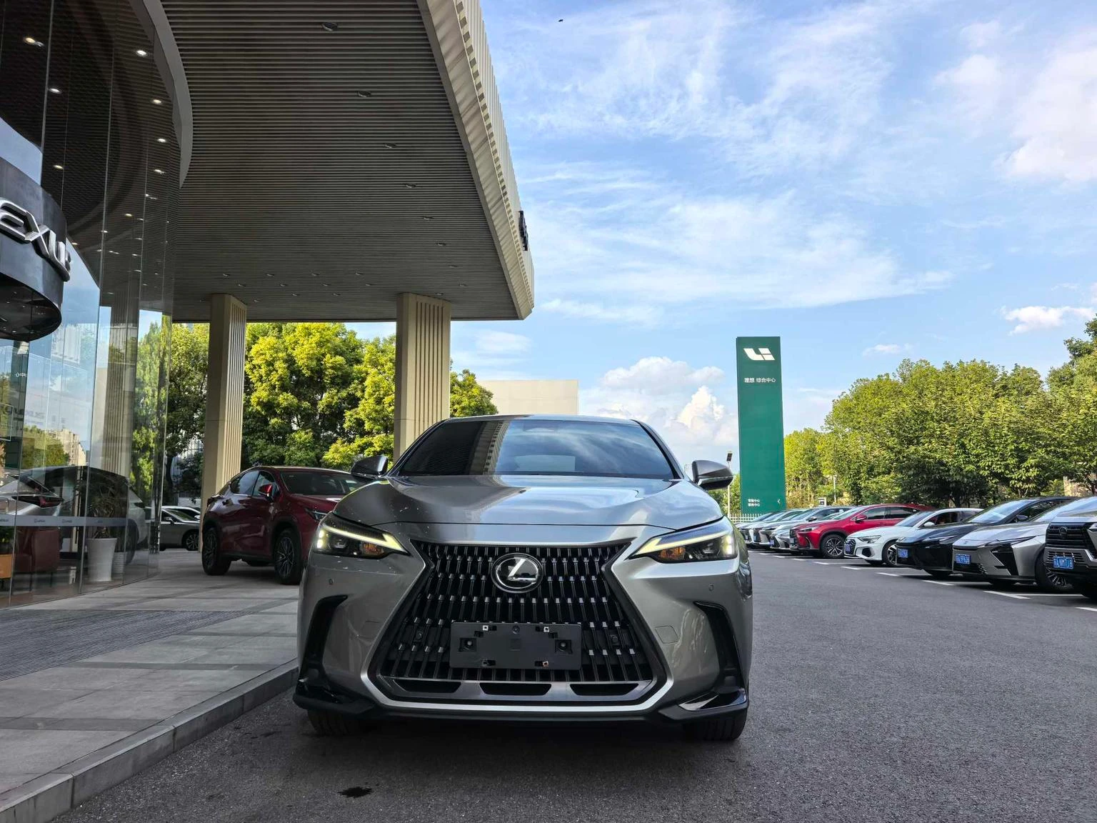 Lexus NX 260  - exterior