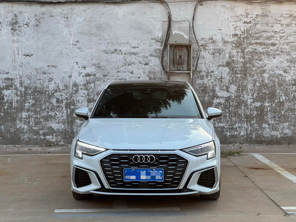 Audi A3 Facelift Sportback 35 TFSI Sport - exterior