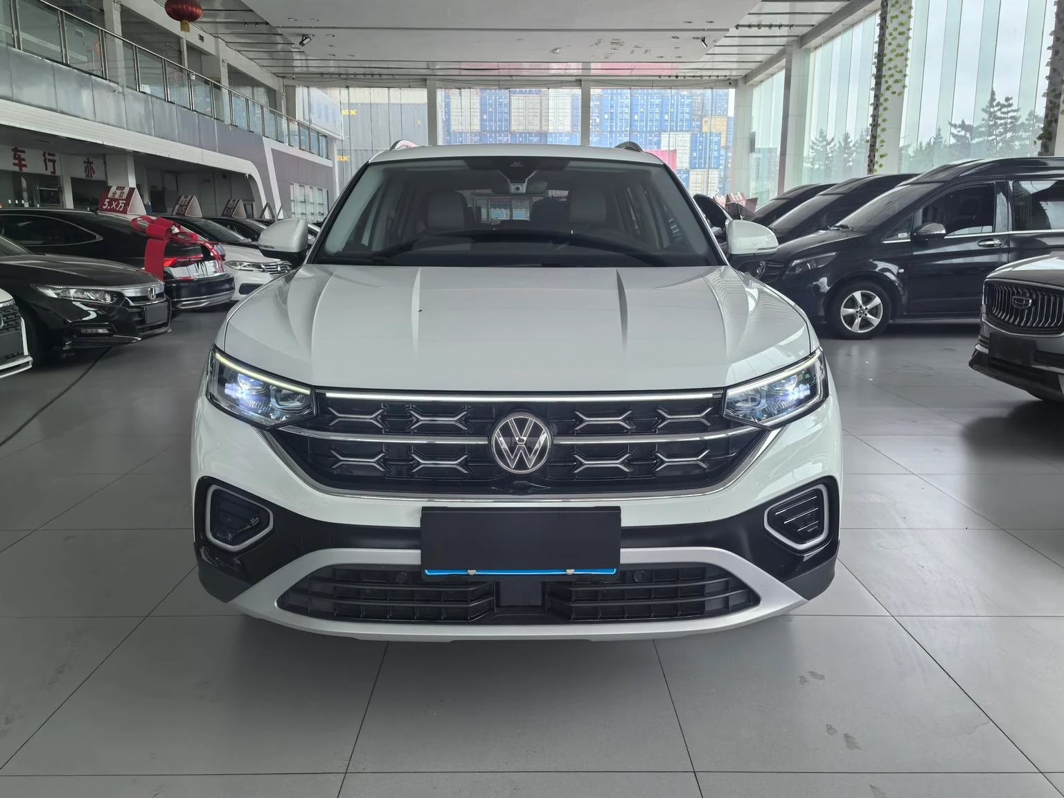 Volkswagen Tayron 300TSI 2WD Luxury Plus Advanced Edition - exterior