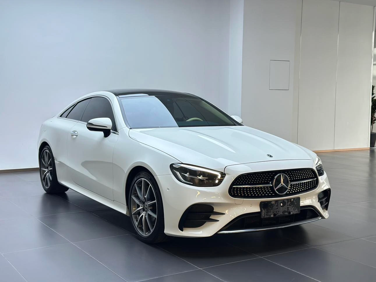Mercedes-Benz E-Class E260 Facelift - exterior