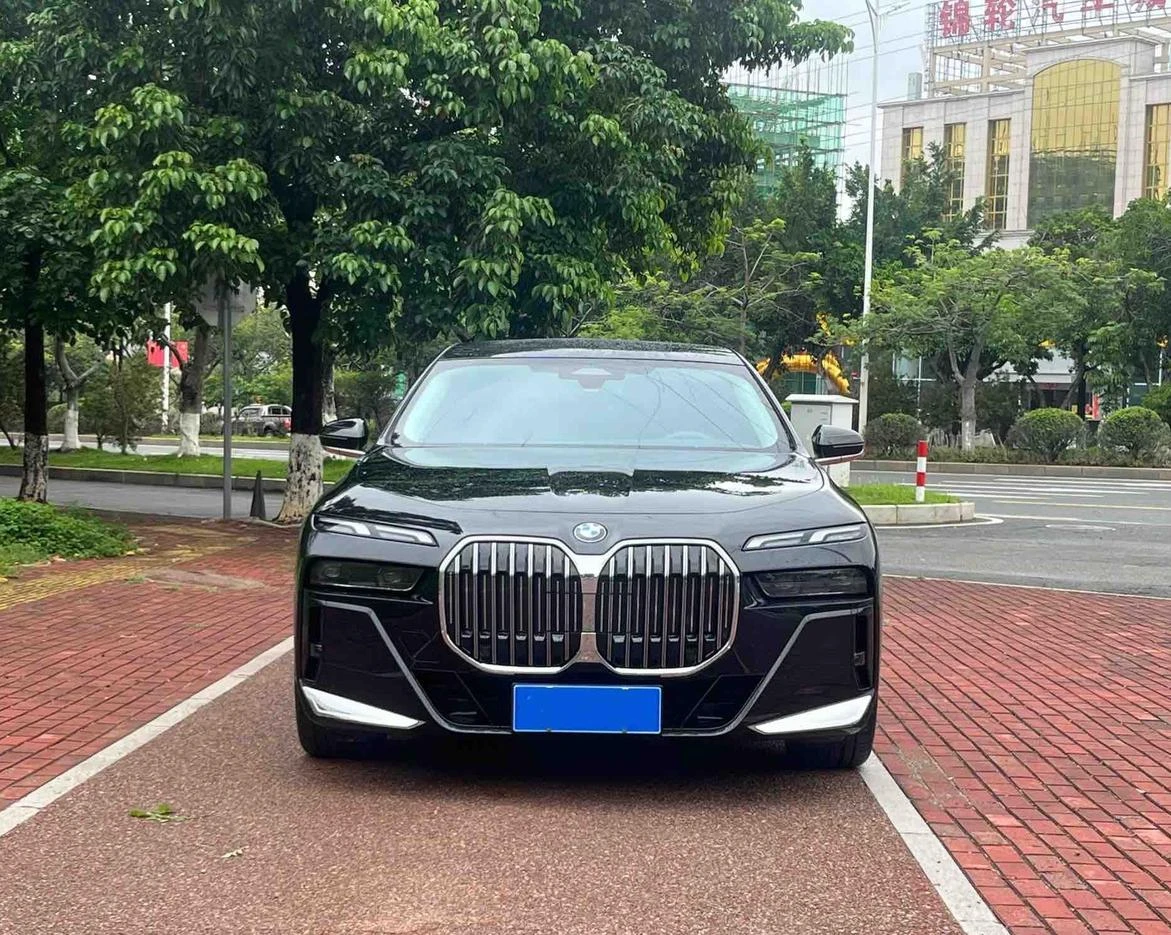 BMW 7 Series 735Li M Sport Package - exterior