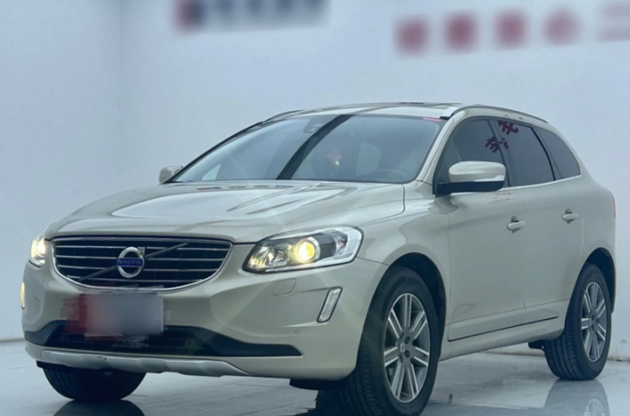 Volvo XC60 T5 FWD 