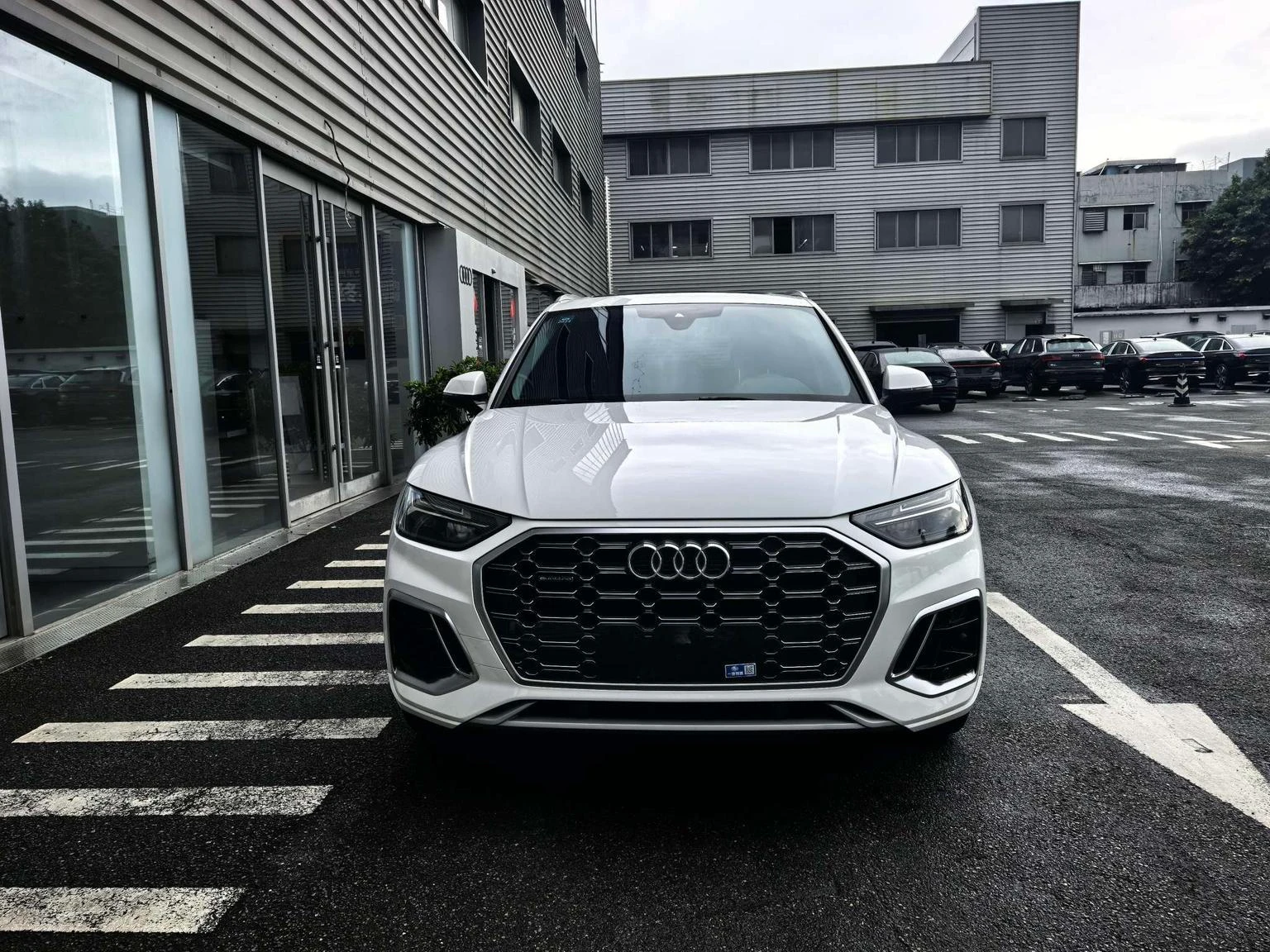 Audi Q5L 45 TFSI (Luxury Dynamic Trim) - exterior