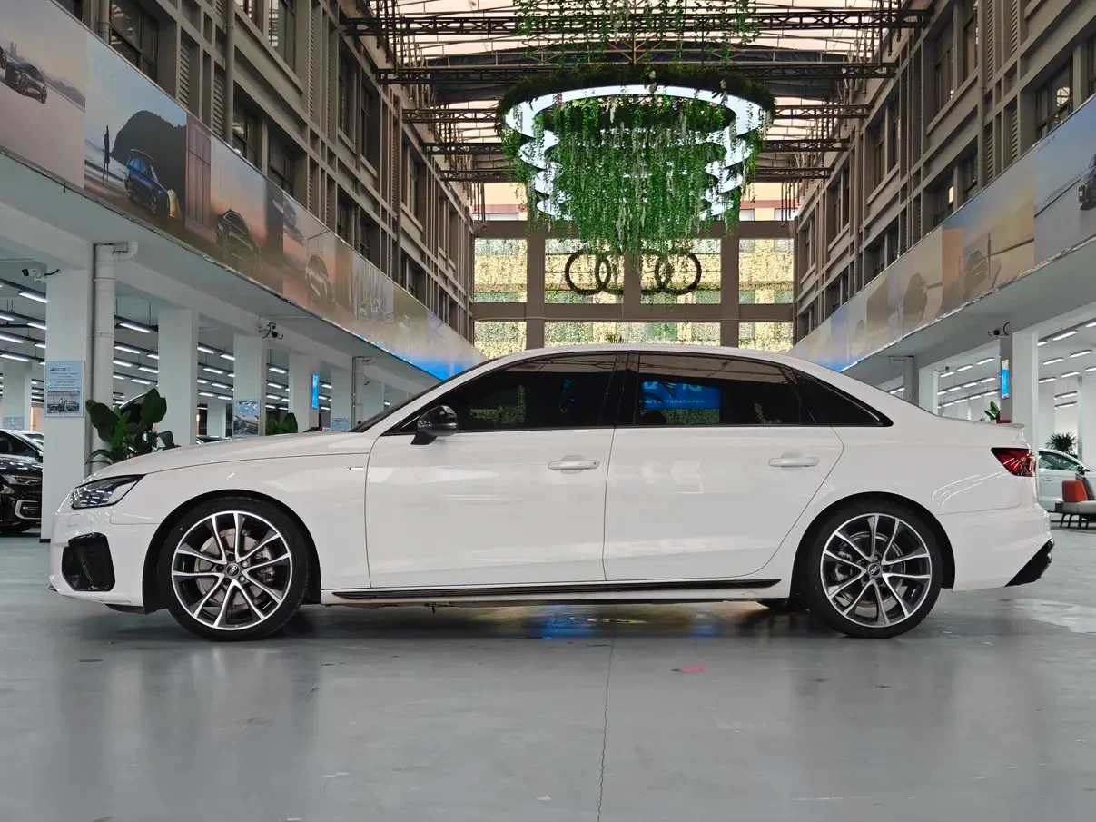 Audi A4L 40 TFSI Luxury Dynamic - exterior
