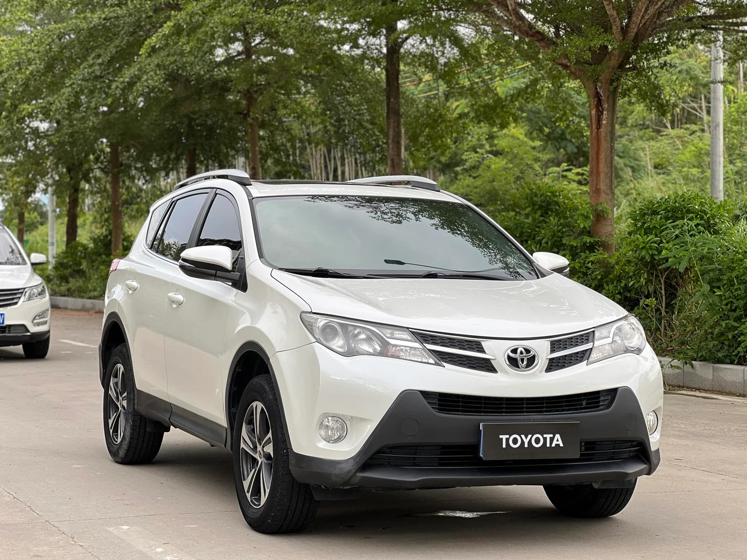  Toyota RAV4 CVT 2WD - exterior